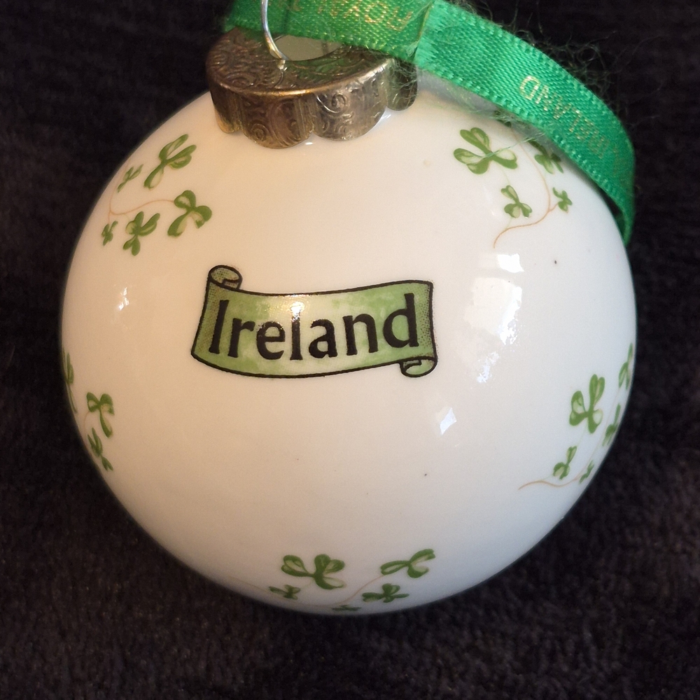 ​Vintage Royal Tara Ireland Bone China Shamrock Ornament